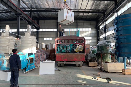 鄭州企鵝出口的榨油機(jī)發(fā)貨啦！